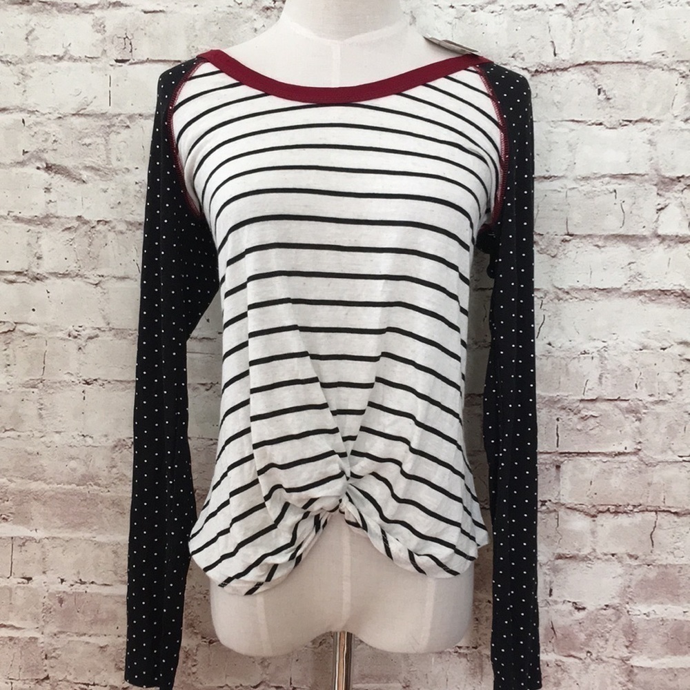 BELLE DU JOUR Raglan Twist Hem Top Striped Polka